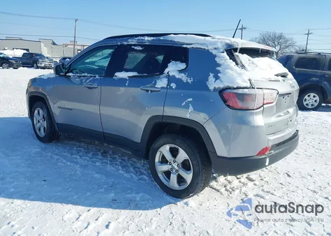 2019 Jeep Compass Latitude 4X4 из США, поврежденный, VIN 3C4NJDBB8KT595744